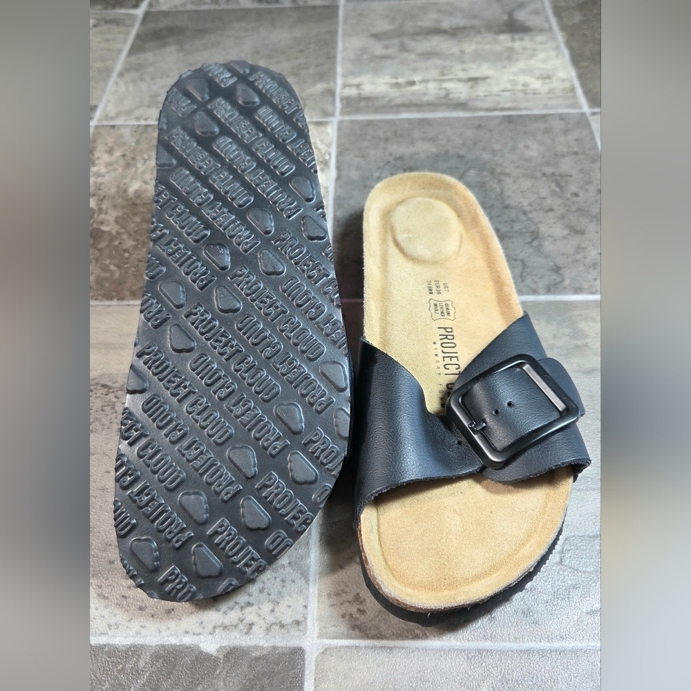 PROJECT CLOUD IBIZA BIG BUCKLE LEATHER SANDALS. - Picture 8 of 11